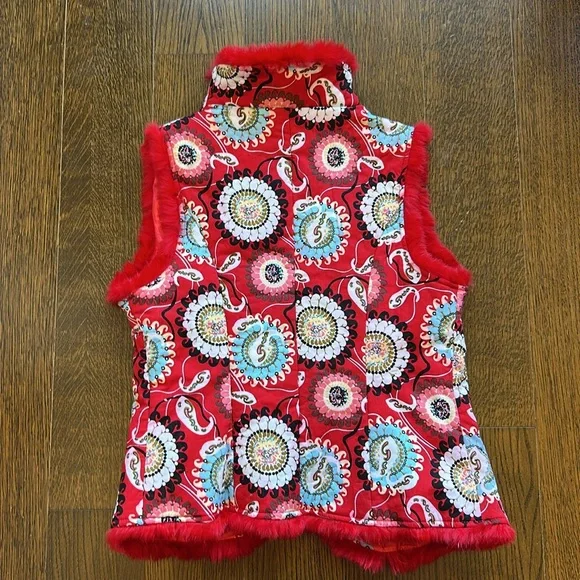 Patterned Fur-Lined Vest - Picture 6 of 6